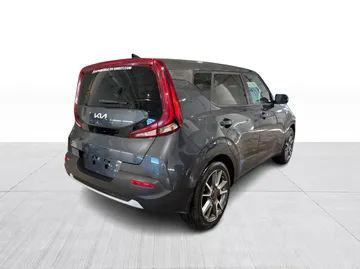 2022 Kia Soul - image 15