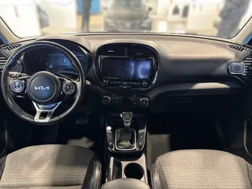 2022 Kia Soul - image 4