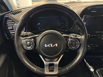 2022 Kia Soul - image 18