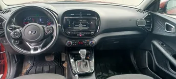 2020 Kia Soul - image 9