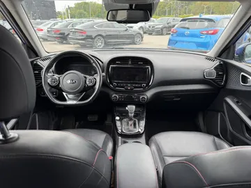 2020 Kia Soul - image 9