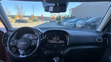 2023 Kia Soul - image 9