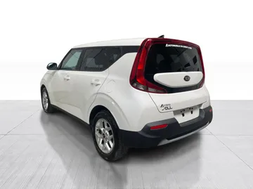 2021 Kia Soul - image 11