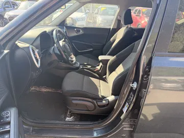 2020 Kia Soul - image 8