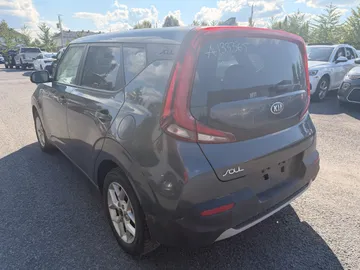 2020 Kia Soul - image 3