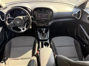 2020 Kia Soul - image 9
