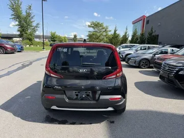 2020 Kia Soul - image 6