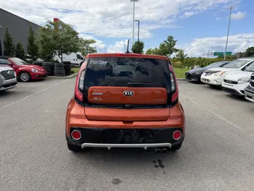 2017 Kia Soul - image 6
