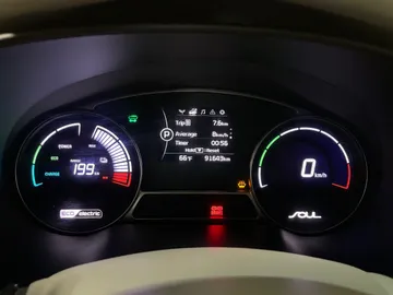 2018 Kia Soul EV - image 17