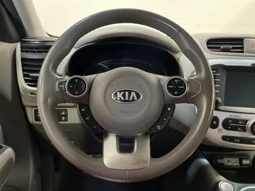 2018 Kia Soul EV - image 21