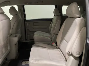 2018 Kia Sedona - image 14