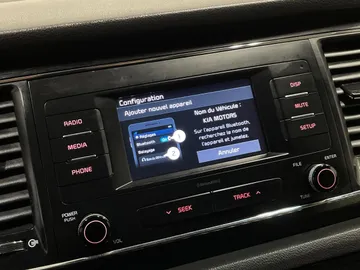 2018 Kia Sedona - image 21