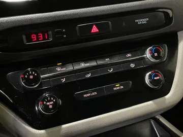 2018 Kia Sedona - image 18