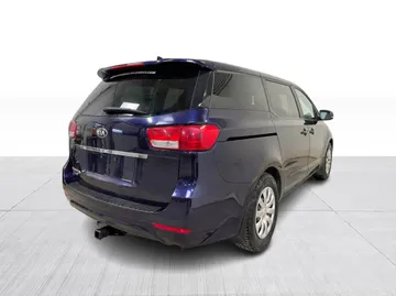 2018 Kia Sedona - image 13