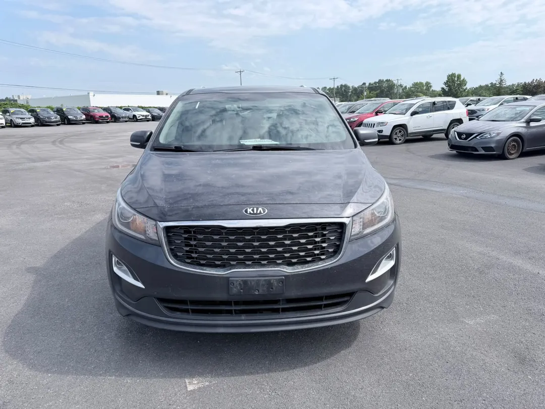 2019 Kia Sedona — photo 2