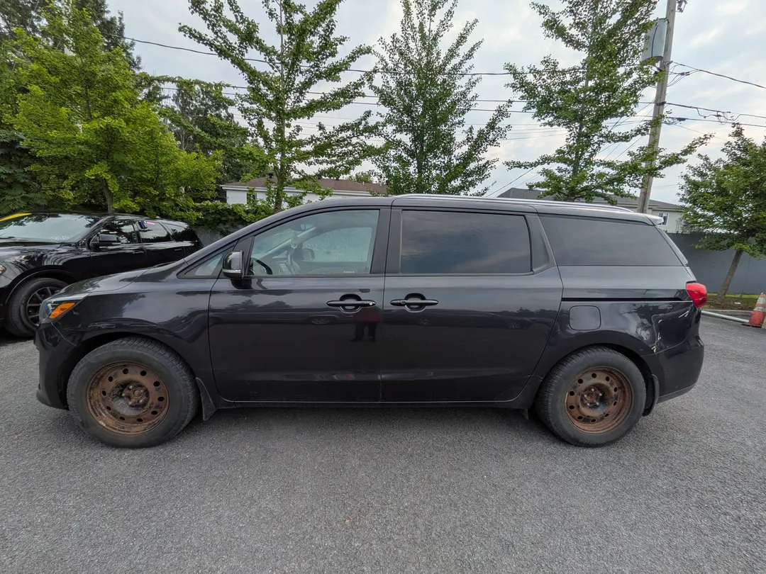 2019 Kia Sedona — photo 3