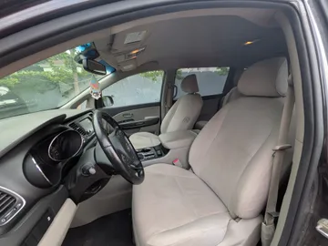 2019 Kia Sedona - image 6