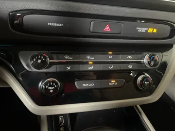 2019 Kia Sedona - image 22