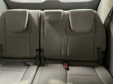 2019 Kia Sedona - image 25
