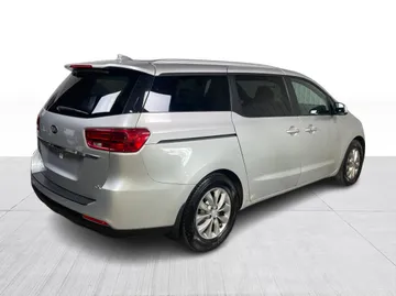 2019 Kia Sedona - image 14