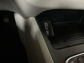 2019 Kia Sedona - image 28
