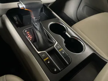 2019 Kia Sedona - image 26