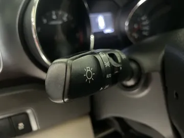 2019 Kia Sedona - image 18