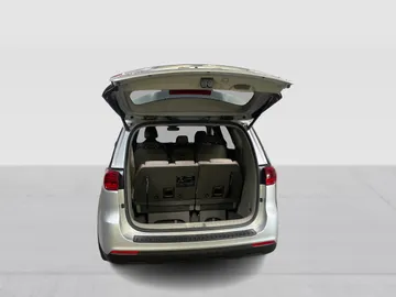 2019 Kia Sedona - image 13