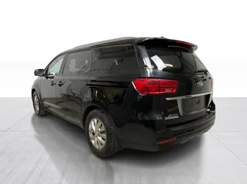 2020 Kia Sedona - image 11