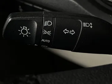 2020 Kia Sedona - image 16