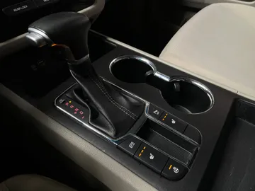 2020 Kia Sedona - image 27