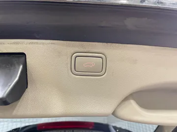 2018 Kia Sedona - image 22