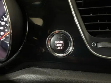 2018 Kia Sedona - image 25