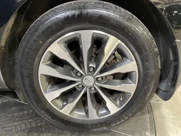 2018 Kia Sedona - image 6