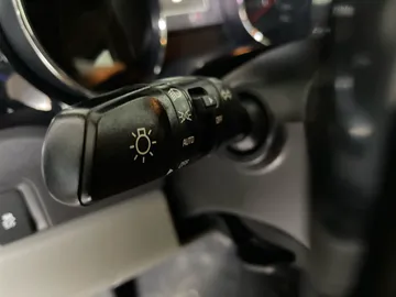 2018 Kia Sedona - image 18