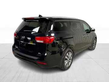 2018 Kia Sedona - image 14