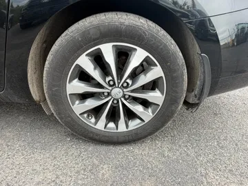 2018 Kia Sedona - image 7