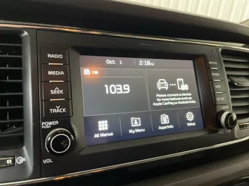 2018 Kia Sedona - image 7