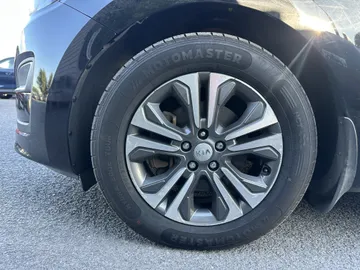 2019 Kia Sedona - image 7
