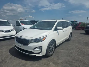 2020 Kia Sedona - image 3