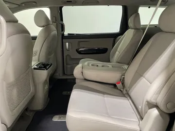 2020 Kia Sedona - image 16