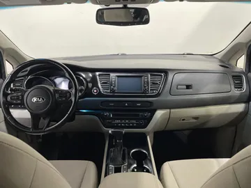 2020 Kia Sedona - image 4
