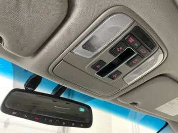 2020 Kia Sedona - image 18