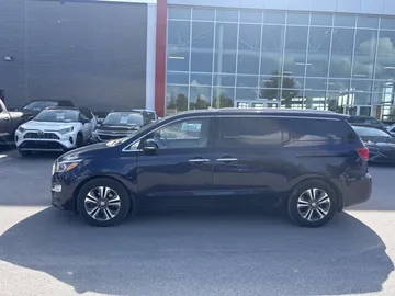 2020 Kia Sedona - image 4