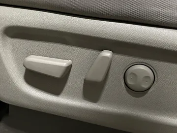 2020 Kia Sedona - image 20