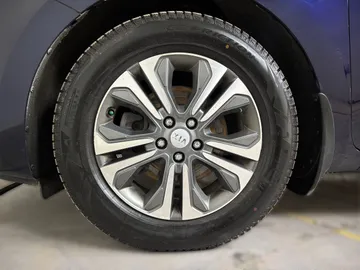 2020 Kia Sedona - image 7
