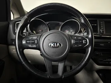 2020 Kia Sedona - image 19