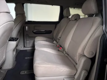 2020 Kia Sedona - image 16