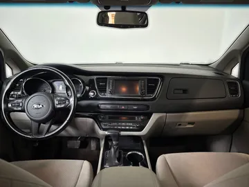 2020 Kia Sedona - image 4