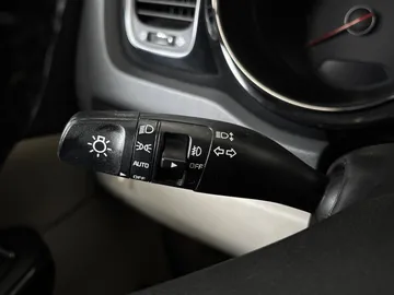 2020 Kia Sedona - image 20
